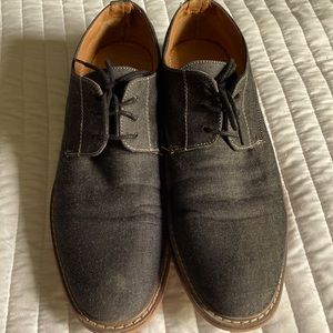 Men’s dress shoes